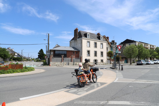 À vélo